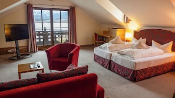 Studiosuite | Zimmersafe, Schreibtisch, Verdunkelungsvorhänge, schallisolierte Zimmer