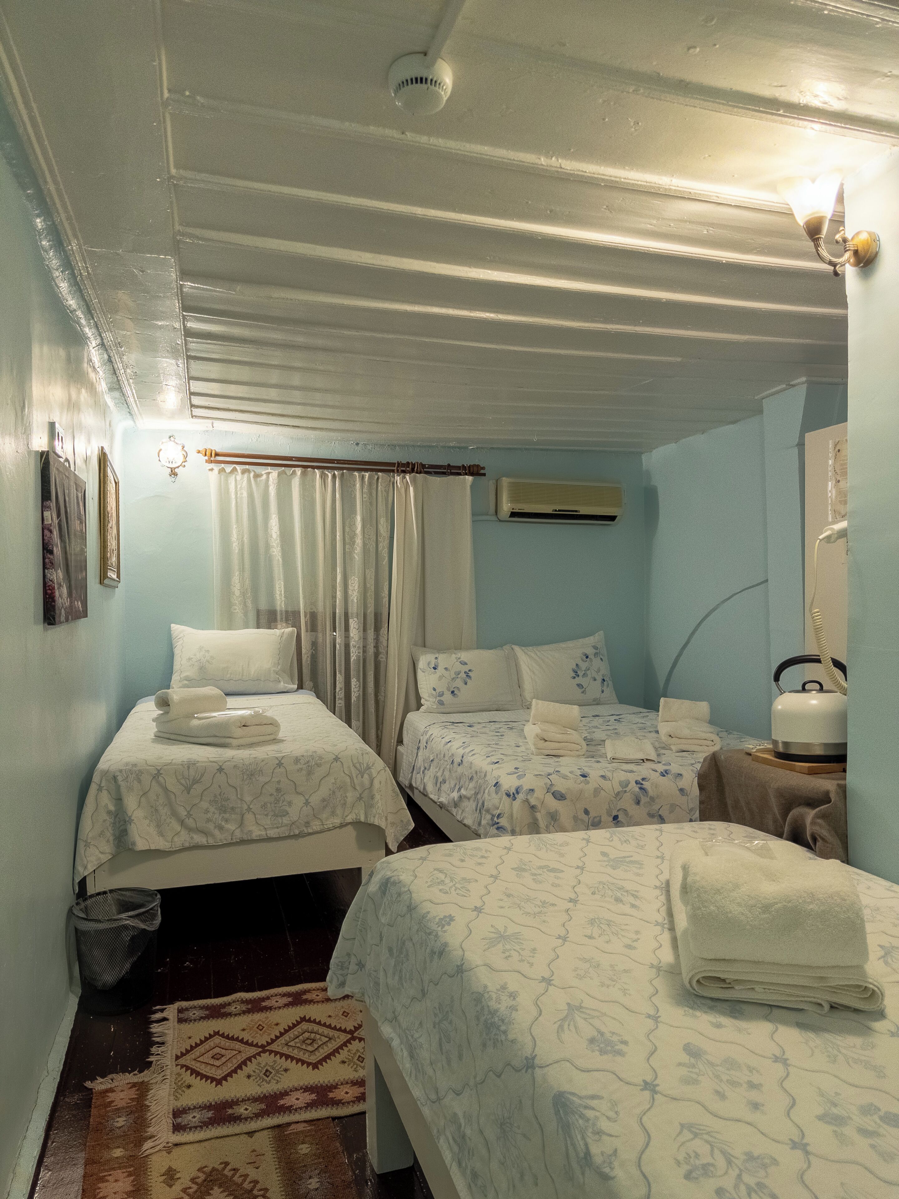 Premium bedding, iron/ironing board, free WiFi, bed sheets