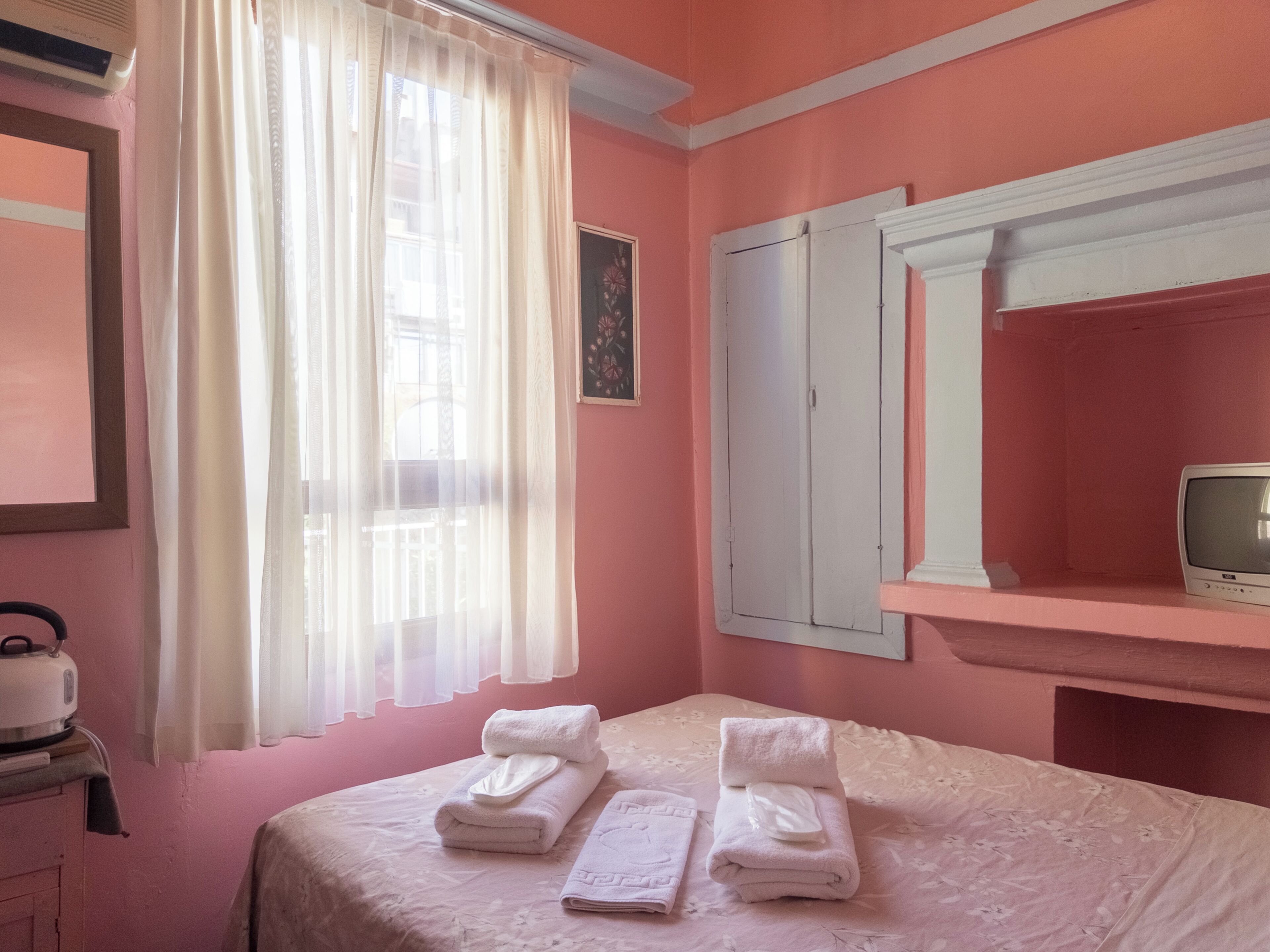 Junior Double Room | Premium bedding, iron/ironing board, free WiFi, bed sheets