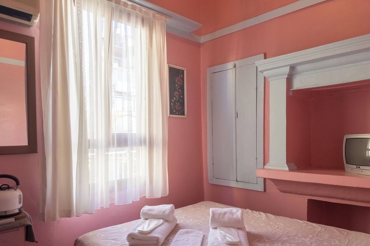 Junior Double Room | Premium bedding, iron/ironing board (on request), WiFi (free)