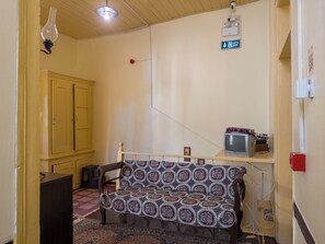 Interior - Tarihi Rum Konağı Antikhan (Ayvalik)