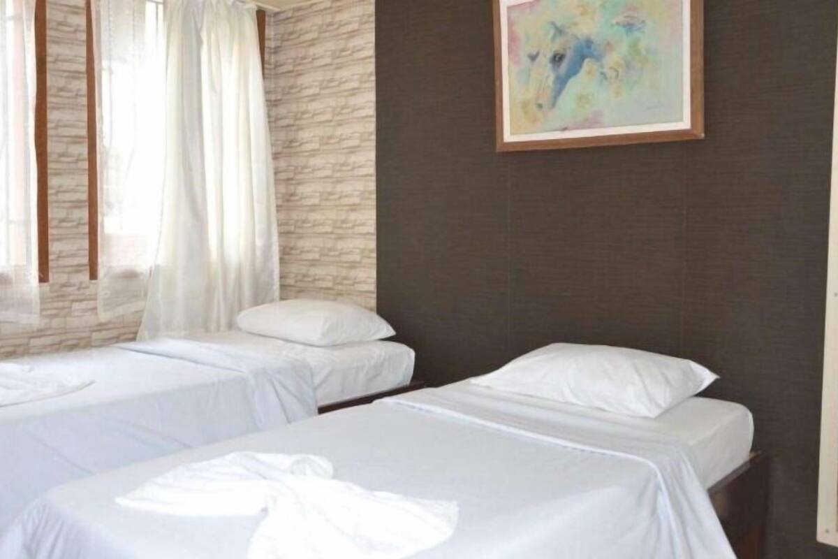 Free WiFi, bed sheets