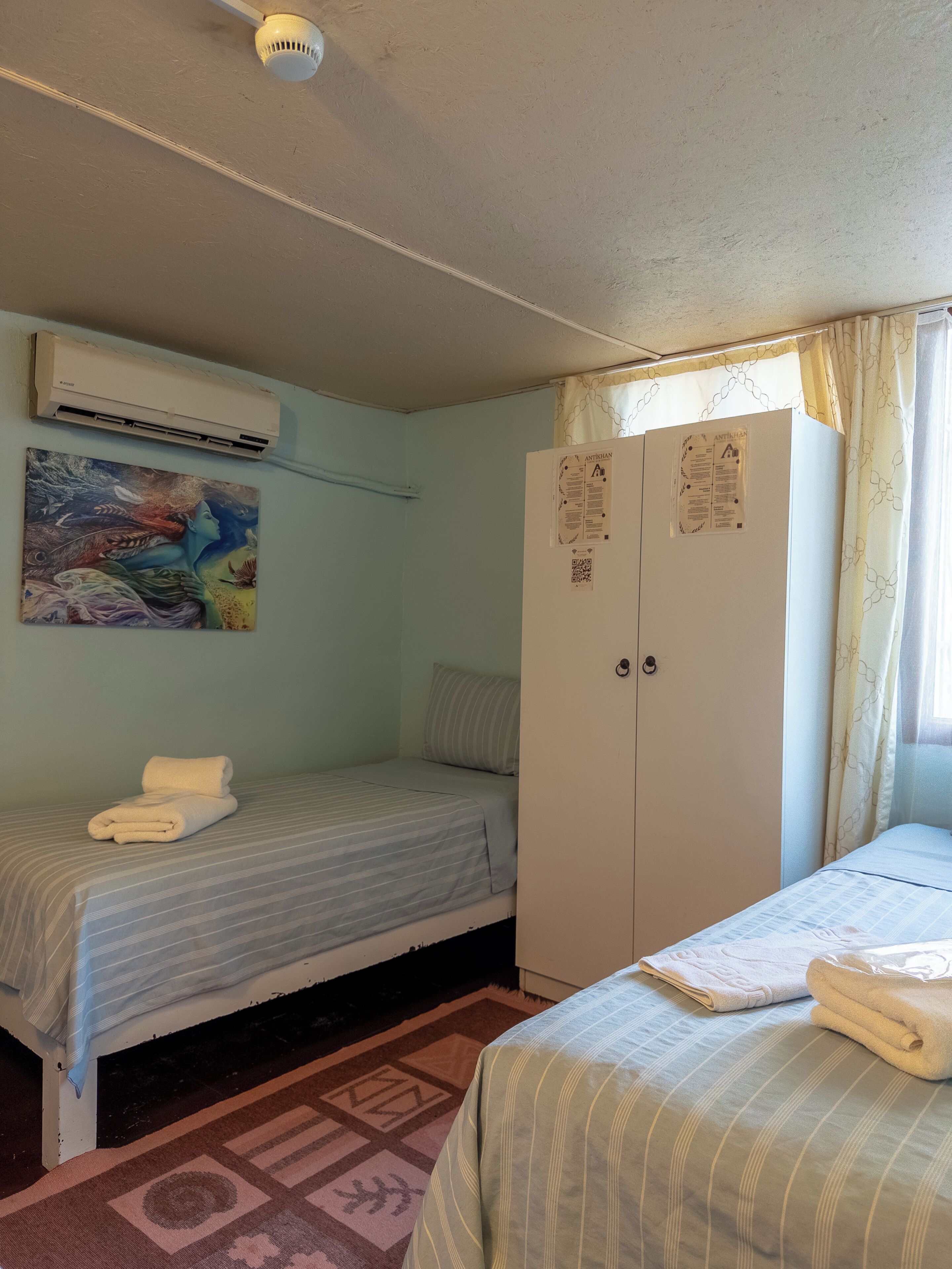 Premium bedding, iron/ironing board, free WiFi, bed sheets