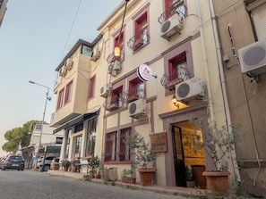 Exterior - Tarihi Rum Konağı Antikhan (Ayvalik)