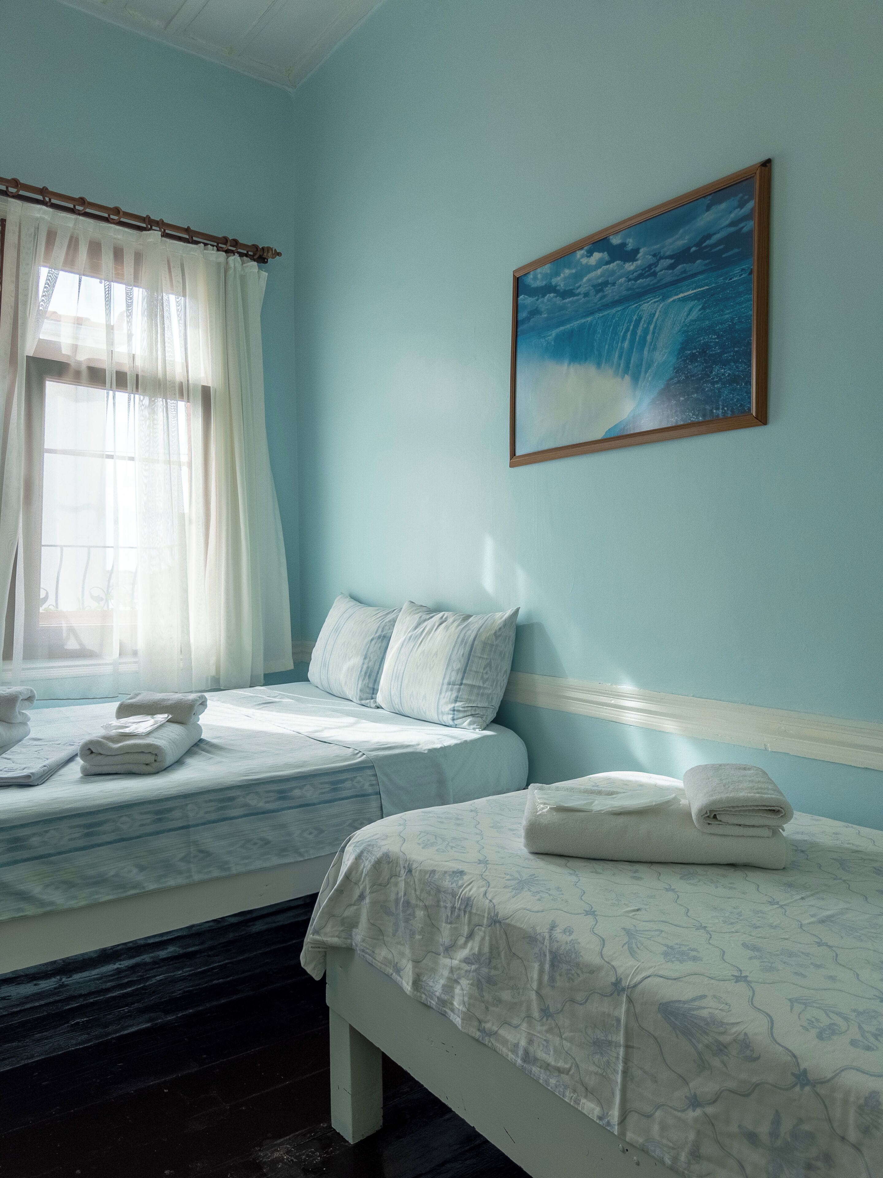 Premium bedding, iron/ironing board, free WiFi, bed sheets