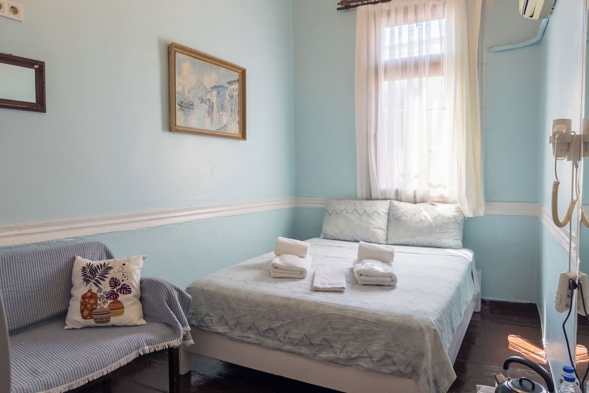 Standard Double Room | Premium bedding, iron/ironing board (on request), WiFi (free)