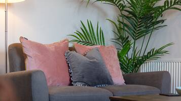 Classic Apartment, 2 Bedrooms, Non Smoking | Living area | 28-inch flat-screen TV with digital channels, TV, Netflix