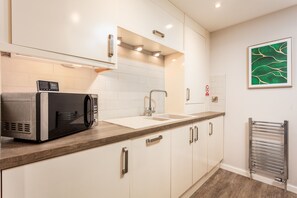 Classic Apartment, 2 Bedrooms, Non Smoking | Private kitchen | Fridge, microwave, electric kettle, cookware/dishes/utensils - Bay View - Donnini Apartments (Ayr)