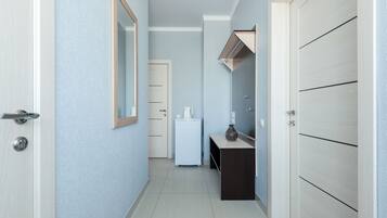 1 bedroom, down duvets, desk, blackout curtains