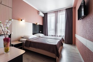 Superior Room | 1 bedroom, down duvets, desk, blackout curtains