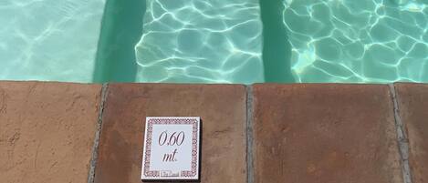 حمّام سباحة خارجي، مقاعد للتشمس