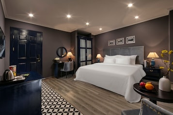 1 bedroom, down duvets, memory-foam beds, minibar