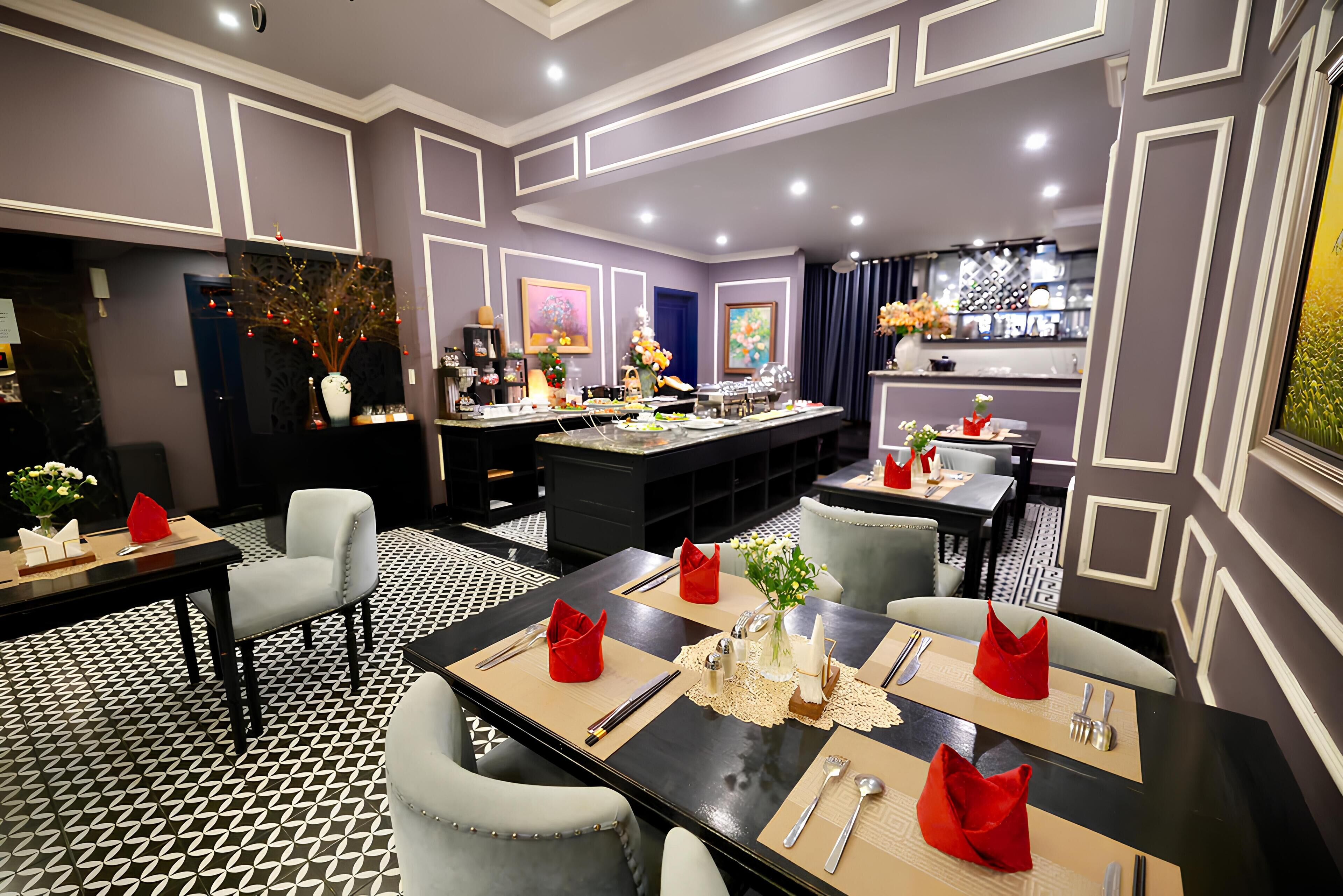 daily buffet breakfast (vnd 150000 per person)