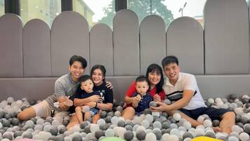 ์ด๋ฆฐ์ด ๋์ด ๊ณต๊ฐ - ์ค๋ด