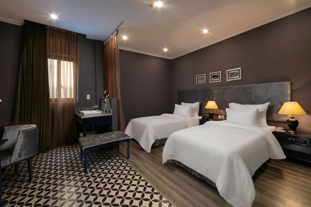 Junior Twin Room | Living area | LCD TV
