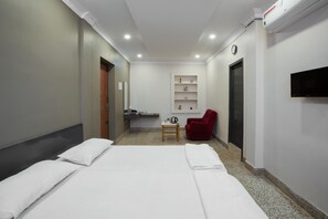 Lydisolert, strykejern/-brett, wi-fi (inkludert) og sengetøy