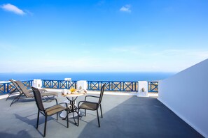 Terrace/patio - Pergeri Apartments (Santorini)