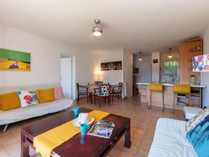 TV - Les Jardins d'Hélios by Interhome (Carqueiranne)
