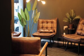 Lobby sitting area - The sQuare Hotel  (Frankfurt)