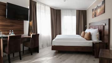 Deluxe-Zweibettzimmer | Schreibtisch, Verdunkelungsvorhänge, schallisolierte Zimmer