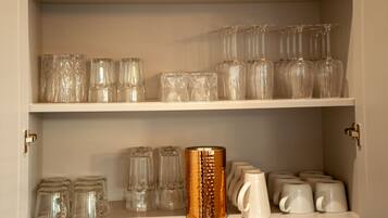 Luxury Cottage, Ensuite (Bungalow ) | Shared kitchen | High chair