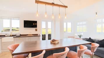 Luxury-Ferienhaus, mit Bad (Bungalow ) | Gemeinschaftsküche | Hochstuhl