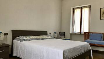 Villa, 2 Bedrooms | 2 bedrooms, iron/ironing board, free WiFi