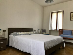 2 bedrooms, iron/ironing board, free WiFi - Casa Olinda (Lazise)