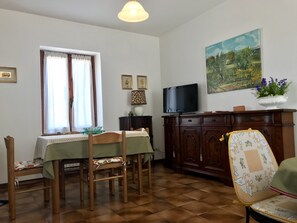 Villa, 2 Bedrooms | Living area