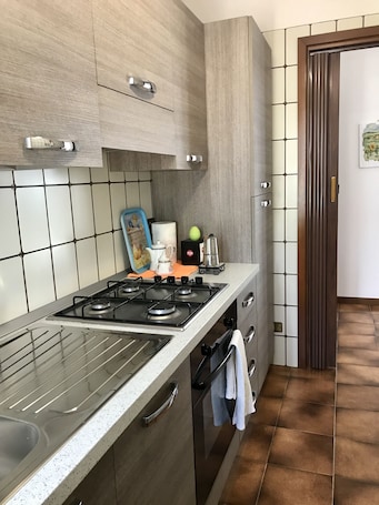 Villa, 2 Bedrooms | Private kitchen | Full-size fridge, microwave, oven, stovetop