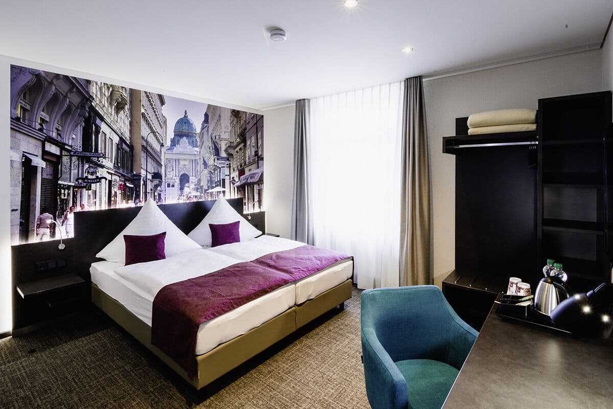 comfort double room | 1 bedroom, individually decorated, individually furnished, desk