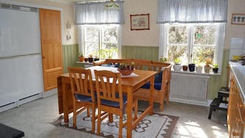 Nhà | Khu vực ăn uống tại phòng