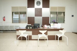 Quầy tiếp tân