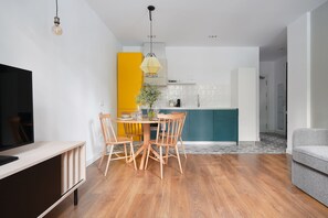 1 Bedroom Apartment with Sofa Bed | Private kitchen