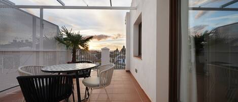 L 1 Bedroom Apartment, Terrace and Sofa | Balcony