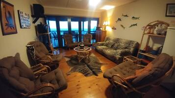 Rumah, 3 kamar tidur | Ruang keluarga | TV layar datar