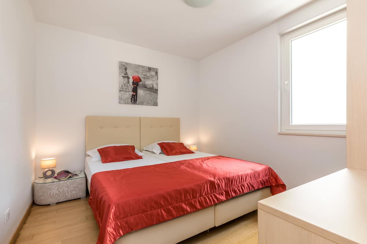 Suite Comfort, 5 camere da letto, vista lago | 1 camera, insonorizzazione, ferro/asse da stiro, Wi-Fi gratuito