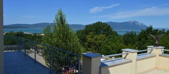 Blue Lake Luxury Accommodation