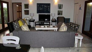 House | Living area | Flat-screen TV - Nkumbe 32 (Ponta d'Ouro)