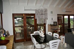 獨棟房屋 | 起居區 | 平面電視