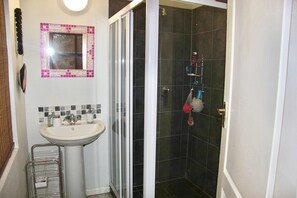 Casa | Baño | Ducha, toallas y papel higiénico