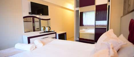 Standard Double Room Single Use | Free WiFi, bed sheets