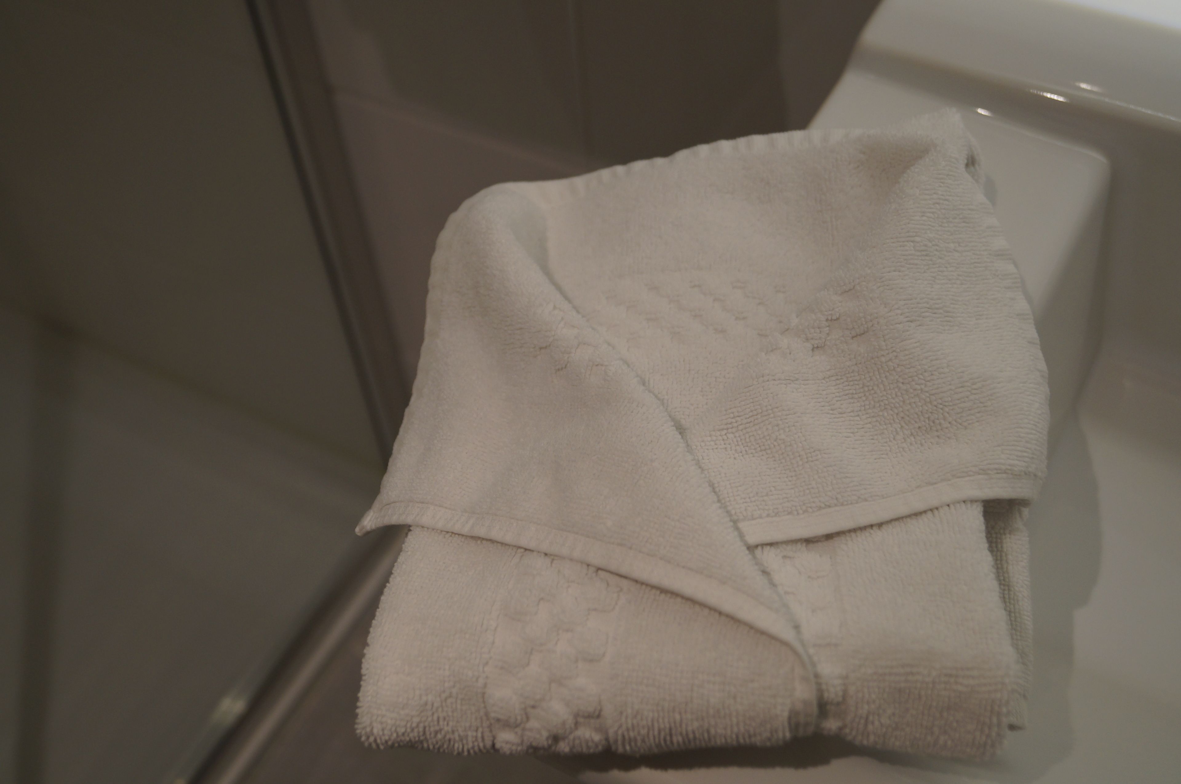 shower, hydromassage showerhead, eco-friendly toiletries, hair dryer