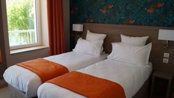 Quarto duplo (vue Rhone) | Roupas de cama premium, cofres nos quartos, escrivaninha