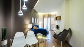 City Apartment, 2 Bedrooms | Living room | Flat-screen TV, Netflix