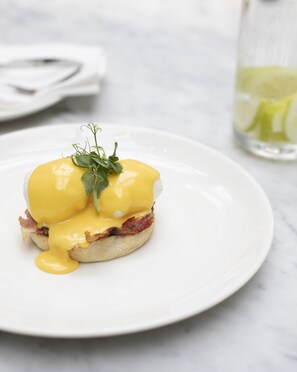 Desayuno completo incluido todos los días