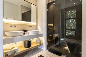 Luxe kamer | Badkamer met wastafel