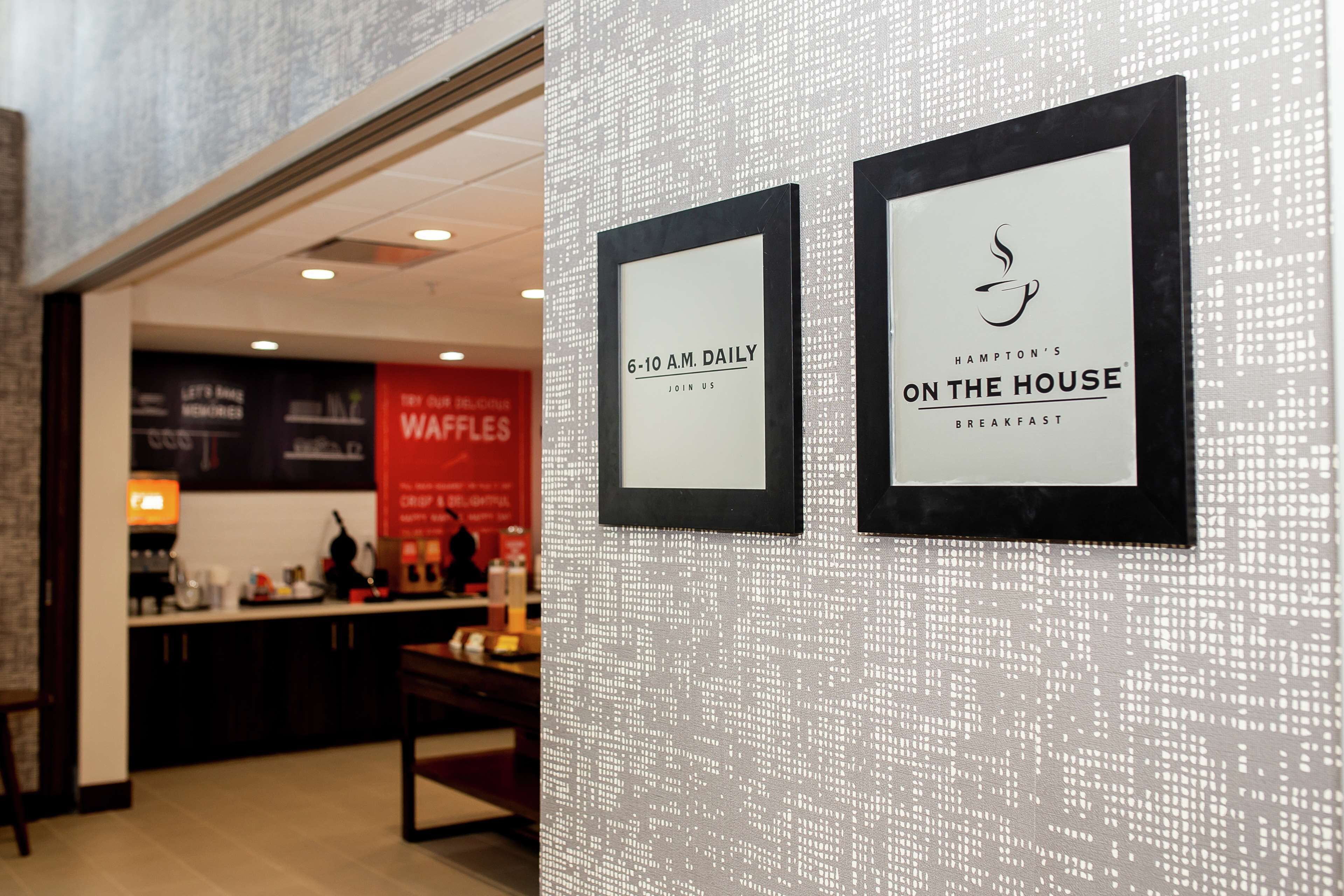 Bao gồm bữa sáng buffet hàng ngày 