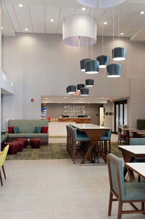 Lobby - Hampton Inn & Suites Dundee (Dundee)