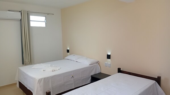 Suite superior | 1 dormitorio, ropa de cama de alta calidad, escritorio